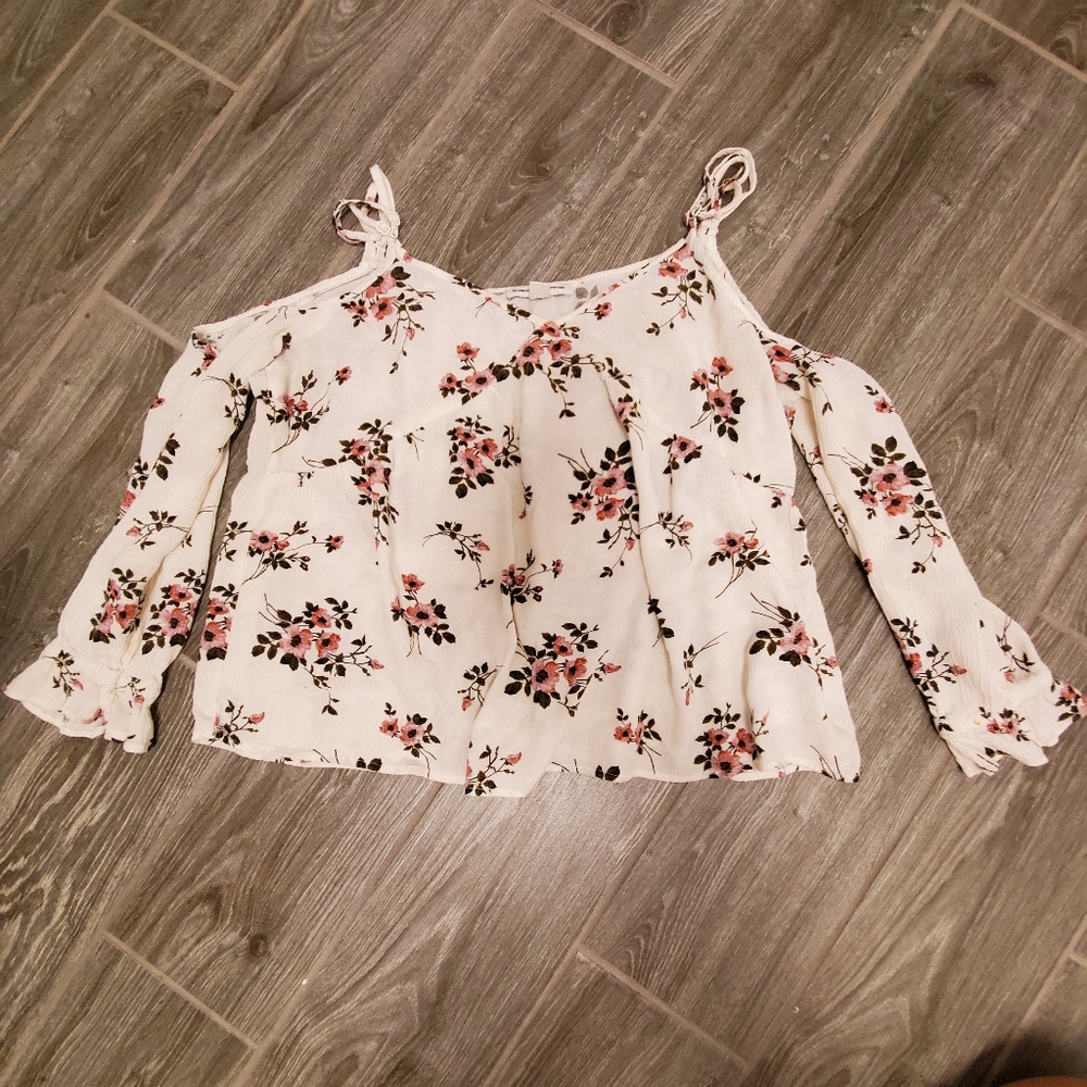 Floral cold shoulder